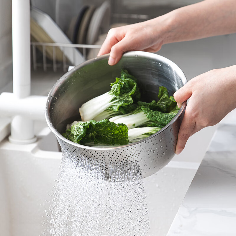 Shuangshan 304 stainless steel drain basin, vegetable basin, rice washing basin, multi-functional fruit basket, rice washing artifact, rice washing sieve, water filter basin, 1.6L drain basin - (22.5 height 12.5cm)