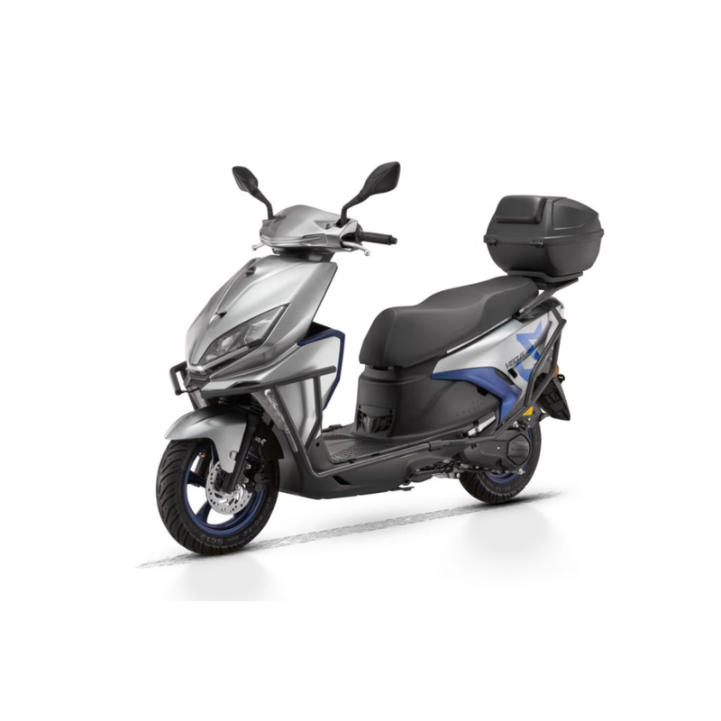 Qianjiang Jin 150 scooter fuel motorcycle, fuel-saving commuting, bumper + tail box, front and rear CBS, new silver gray