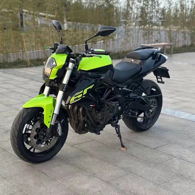 Taolu's new Benelli Huanglong 600 four-cylinder heavy motorcycle Qianjiang Zhui 600 EFI water-cooled road racing street motorcycle gray with complete procedures and can be licensed