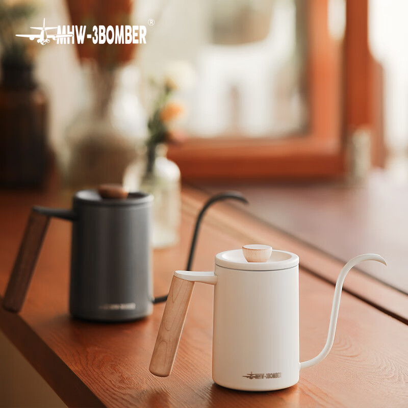 MHW-3BOMBER bomber coffee hand brewing pot, solid wood handle, stainless steel narrow mouth pot, planet hand brewing coffee pot, planet hand brewing coffee pot - matte black - 400ml