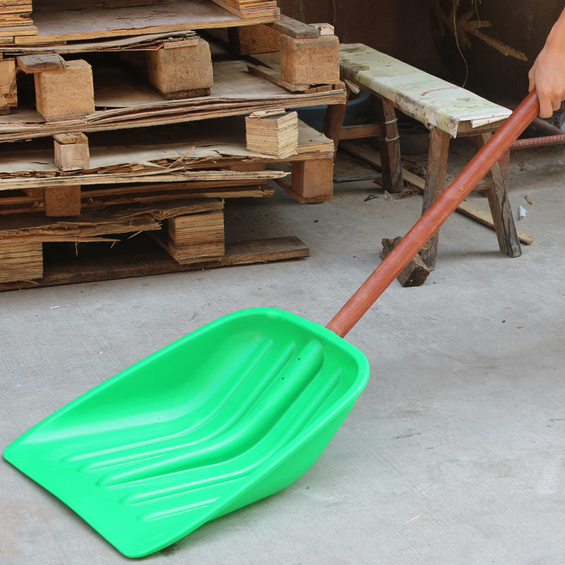 Plastic shovel, tempered plastic shovel, thickened plastic shovel head, snow shovel, rubber shovel, large wooden shovel, large agricultural shovel, No. 1 plastic snow shovel, random color