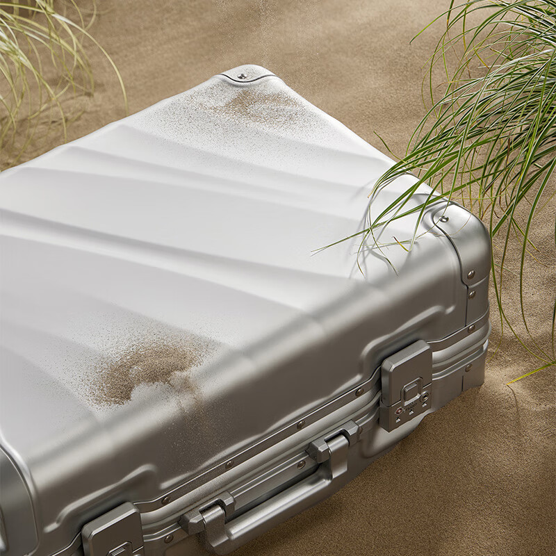 Made in Tokyo, Gravity aluminum-magnesium alloy suitcase 20 inches trolley suitcase, boarding suitcase, silver
