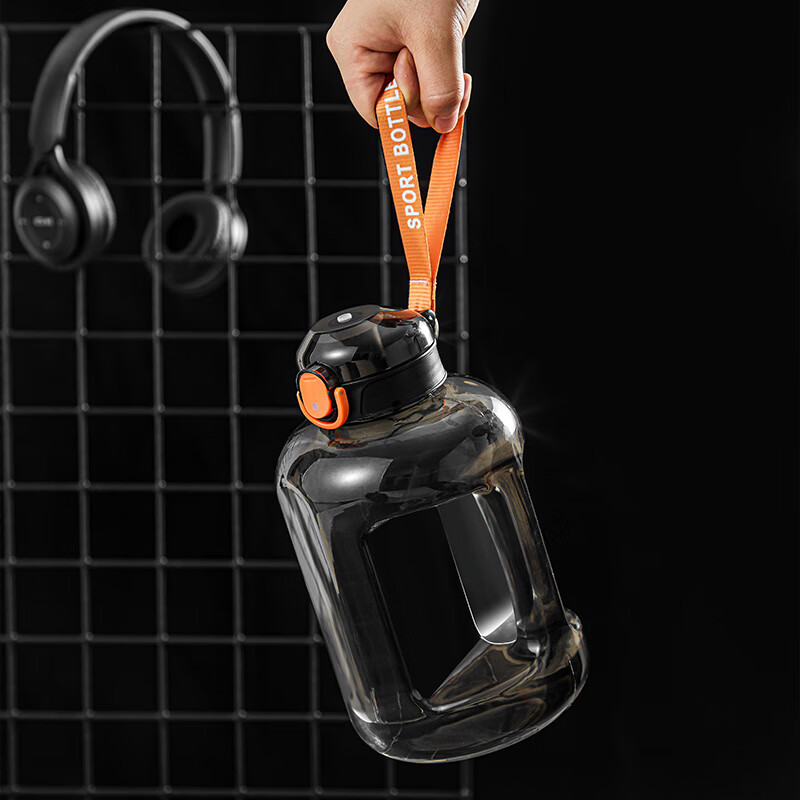 Levi's Water Cup Large Capacity Men's Ton Cup Ton Bucket Summer Sports Water Bottle Outdoor Portable Space Cup Fitness Dundon Bucket Gray Black Comes with Straw-Top Rope 1200ml 1