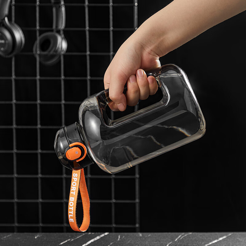 Levi's Water Cup Large Capacity Men's Ton Cup Ton Bucket Summer Sports Water Bottle Outdoor Portable Space Cup Fitness Dundon Bucket Gray Black Comes with Straw-Top Rope 1200ml 1