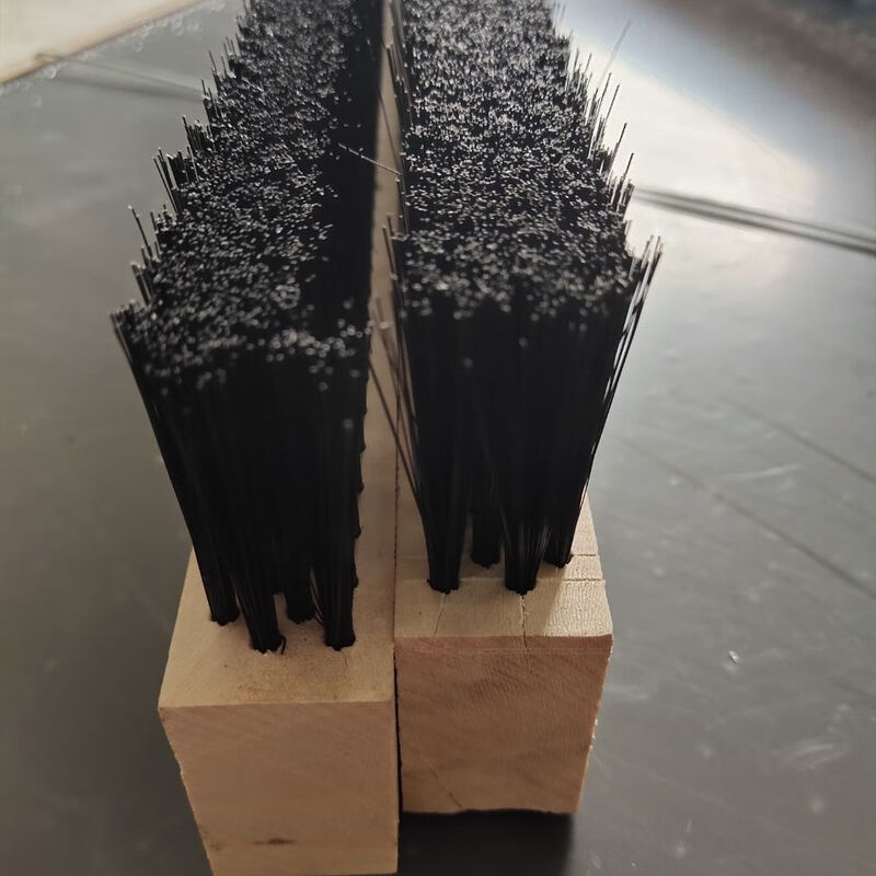 PVC industrial brush strip dust-proof nylon plastic brush industrial long and short hair soft and hard bristle strip brush row brush 100*30*15*30 three rows of hair
