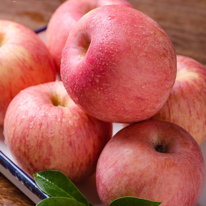 Jingdida Yantai Qixia Red Fuji apple net weight 4.5 catties large fruit 250g fresh fruit direct from the source with free shipping