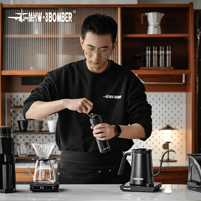 MHW-3BOMBER bomber hand grinder sharp blade R3 manual external coffee bean portable grinder coffee grinder grinds evenly sharp blade R3 grinder black