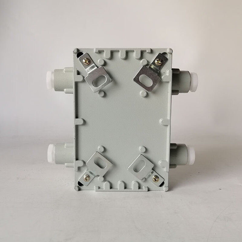 Junction box, wire crossing box 200*135*100 increased safety distribution box junction box lighting switch box empty box 4 points DN15 (about 20 mm) empty box without drilling