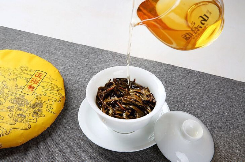 Menngleshan Pu'er Menghai seventh largest tea mountain Zhengbanzhang 2020 Pu'er ancient tree raw cake Zhengbanzhang raw tea tasting pack 25g