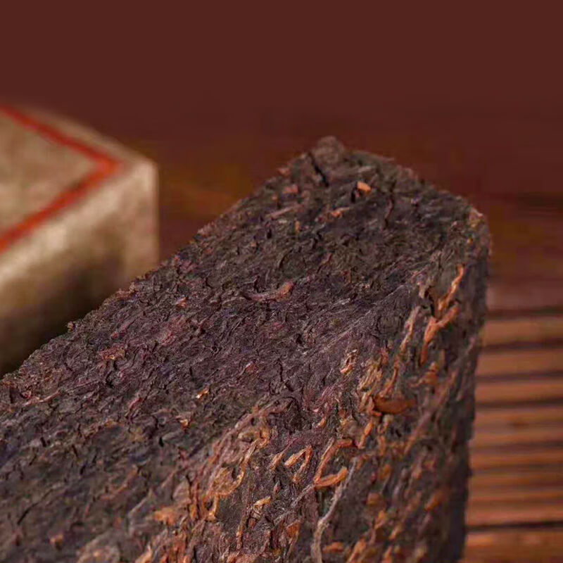 Huangmao 1976 version Yunnan serves the people Lao Ban Zhang Pu'er tea cooked tea brick palace tea 1kg 2000g (two bricks) more cost-effective