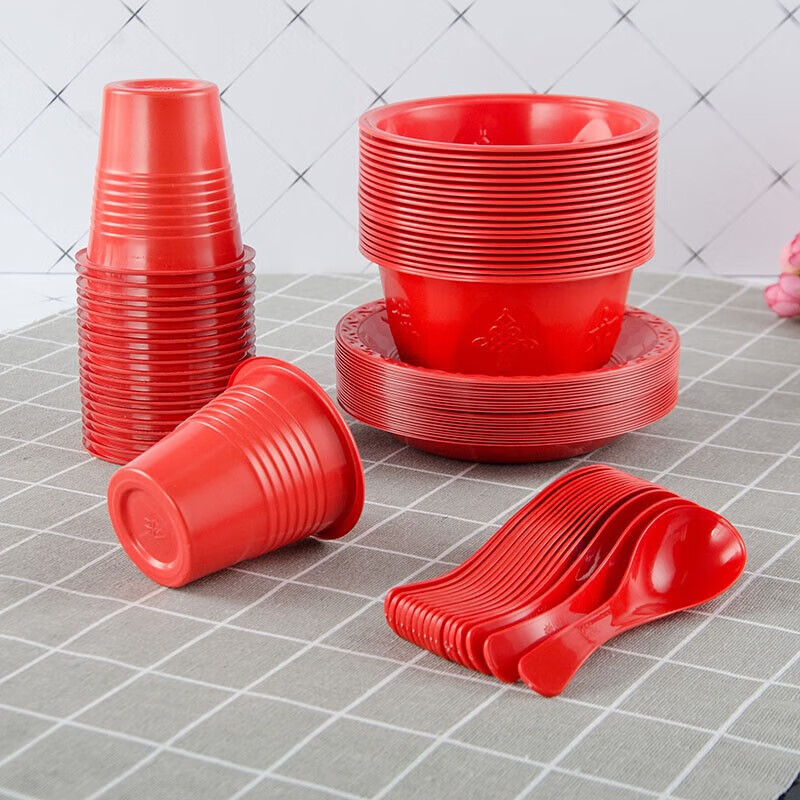 Shen Fu disposable tableware set for banquets, household environmentally friendly thickened cups and saucers, wedding banquet red plastic meal, red spoons individually packed 50 pieces