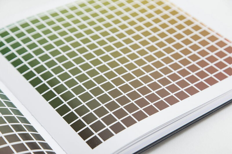 International Standard Four-Color Printing Color Manual International Universal Color Card CMYK Four-Color Overprint Special Gold Lapis Gold Red Gold ADC Printing Chromatography Design Color Card Book Decimal System