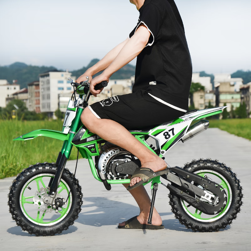 Langchuang's 24-year new small motorcycle children's 49cc mini motorcycle small off-road vehicle mixed oil gasoline fuel adult 2-stroke mixed oil hand start green