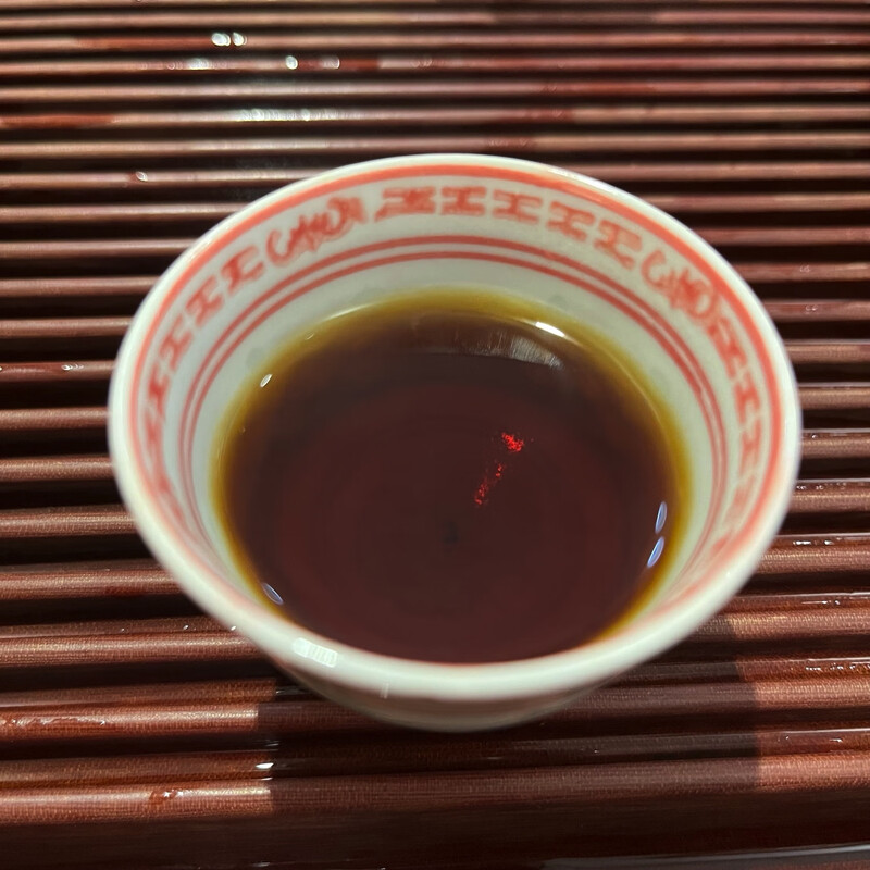 Yiya's 1999 Wangxia Ripe Tea 7572 formula is full of ginseng and woody tea flavor.