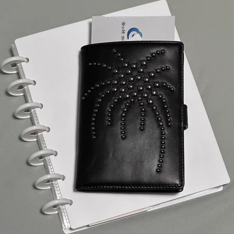 Kangaroo (KANGAROO) niche fashionable fireworks rivet design passport holder bag multi-functional and practical document bag card holder wallet black