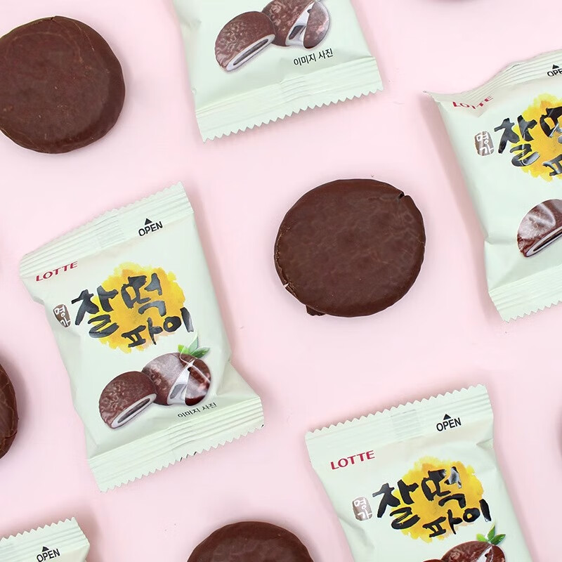 Lotte Korea imported Lotte chocolate cake pie glutinous rice biscuit sandwich mochi pastry heart glutinous snacks