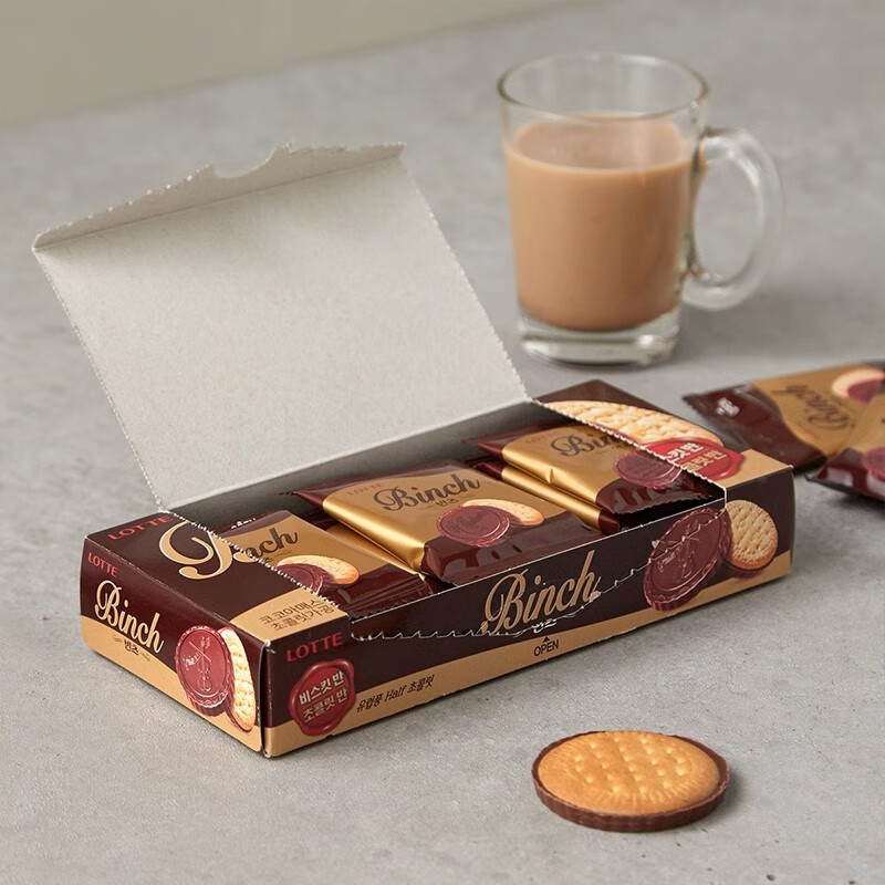 LOTTE Binchi Chocolate Sandwich Biscuits 102g imported from Korea, individually packaged office snacks