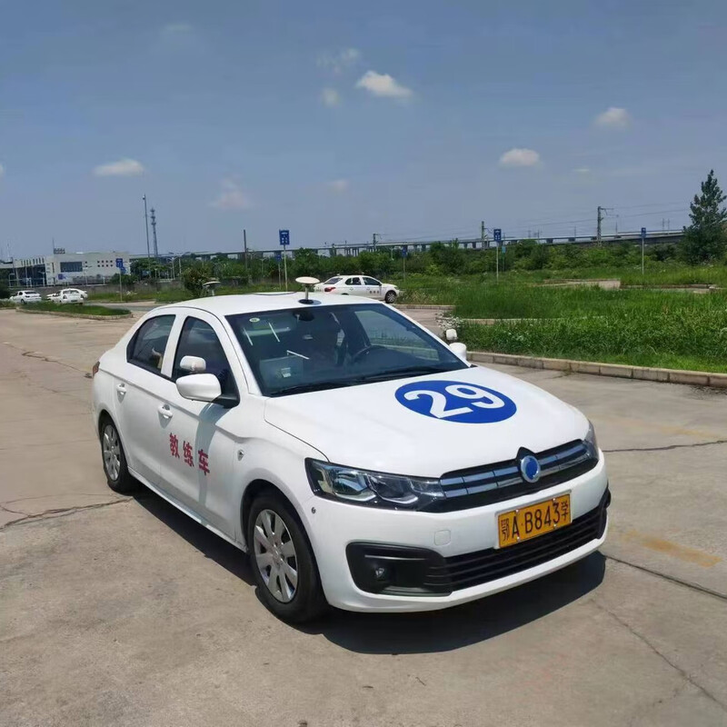 Testing Wuhan Blue Shield Driving School’s automatic transmission for one person and one car