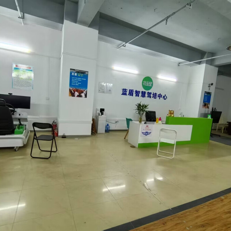 Testing Wuhan Blue Shield Driving School’s manual transmission VIP full-week class for one person and one car