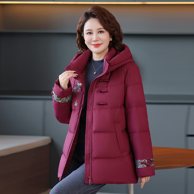 Flying in the Snow Down Jacket Women's 2025 Winter Short Lapel Loose Hooded Warm Jacket Mother's Wear Maroon XL