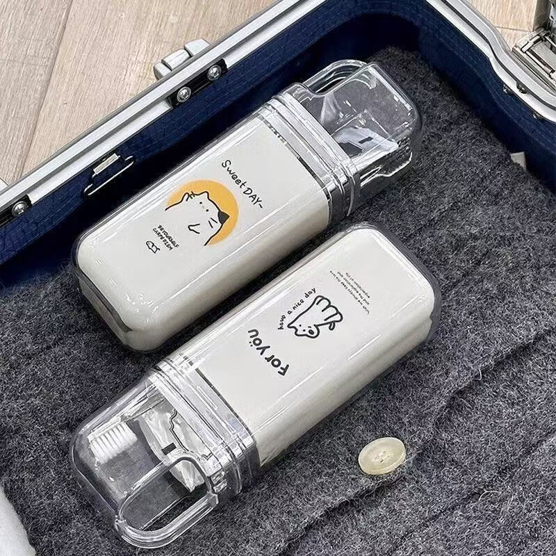 Three-in-one portable toothbrush storage box and mouthwash cup set for travel and business trips. Xiaowangwang three-in-one travel cup.