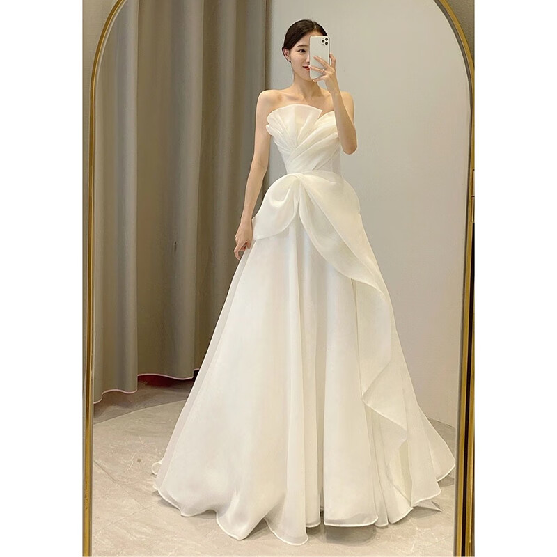 New light wedding dress 2025 bride petite slim satin dress French tube top simple travel photo door veil floor-length style (shape veil gloves) M