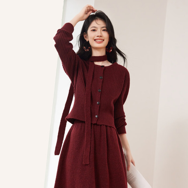 Shangjing elegant retro red knitted skirt suit autumn red atmosphere Christmas round neck knitted cardigan skirt suit