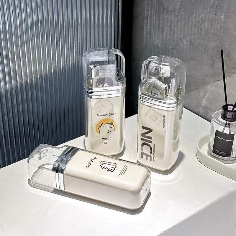 Three-in-one portable toothbrush storage box and mouthwash cup set for travel and business trips. Xiaowangwang three-in-one travel cup.