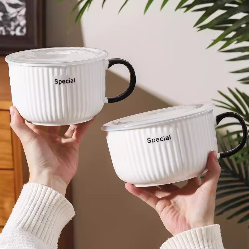 Cream-style ceramic instant noodle bowl, household rice bowl with lid, microwaveable student handle bowl, work lunch box (black and white) 6-inch instant noodle bowl + transparent lid