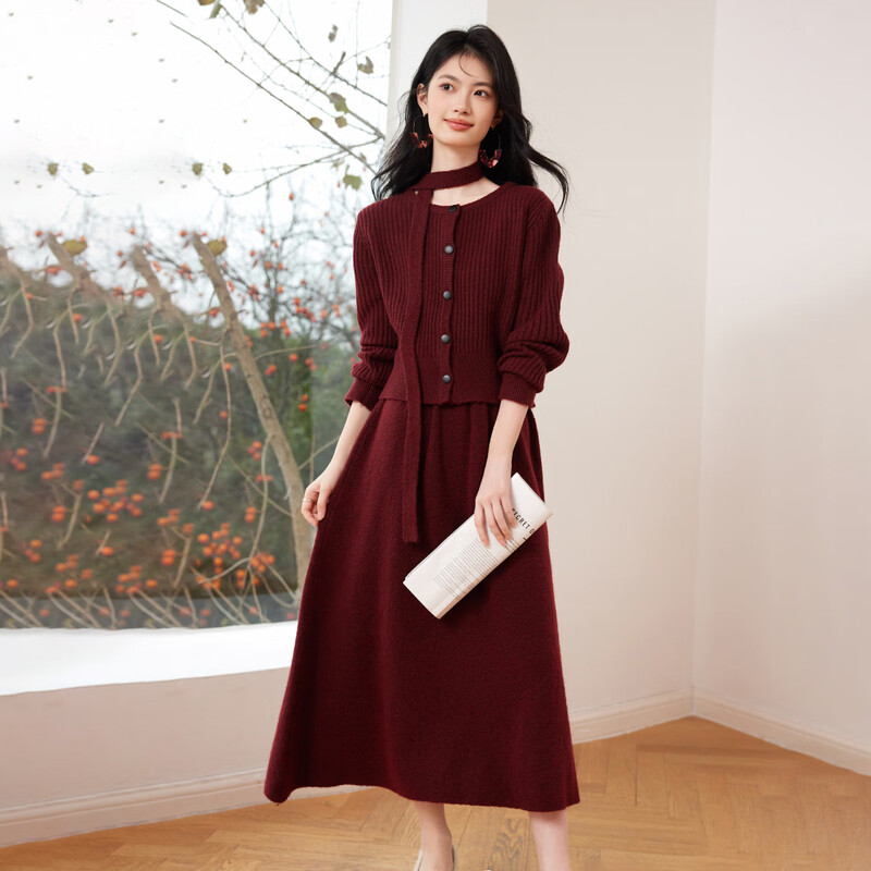 Shangjing elegant retro red knitted skirt suit autumn red atmosphere Christmas round neck knitted cardigan skirt suit