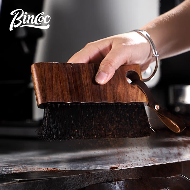 Bincoo military coffee brush grinder desktop gap cleaning solid wood brush can be hung as household bar tools walnut coffee cleaning brush + grinder cleaning brush