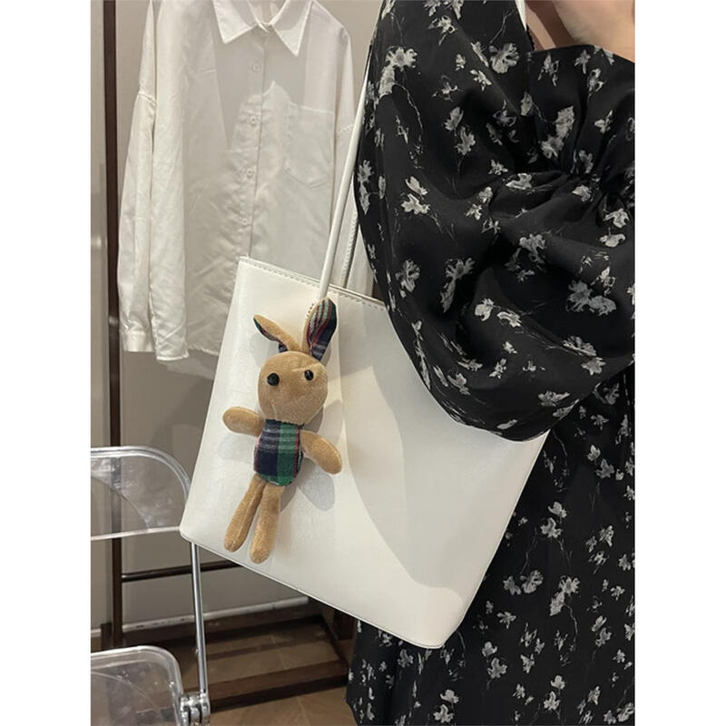 LZJV Guangzhou Shiling Baigou bag high-end texture large capacity women's bag 2025 new fashion single shoulder armpit bag simple silver