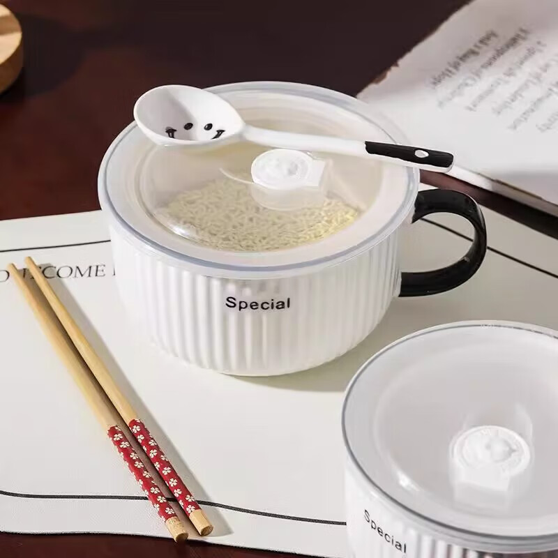 Cream-style ceramic instant noodle bowl, household rice bowl with lid, microwaveable student handle bowl, work lunch box (black and white) 6-inch instant noodle bowl + transparent lid