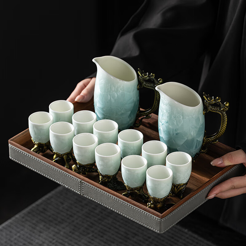 Fat Donglai's same style wine set, high-end ceramic white wine cup, wine divider, gift box, twelve zodiac wine glasses, light luxury, crystal base, double wine divider, twelve zodiac wine set (