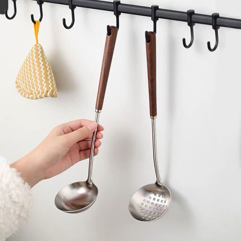 Carole's new walnut 316 stainless steel set soup spoon long handle spoon household kitchen kitchenware hot pot long colander 316 steel walnut hot pot spoon