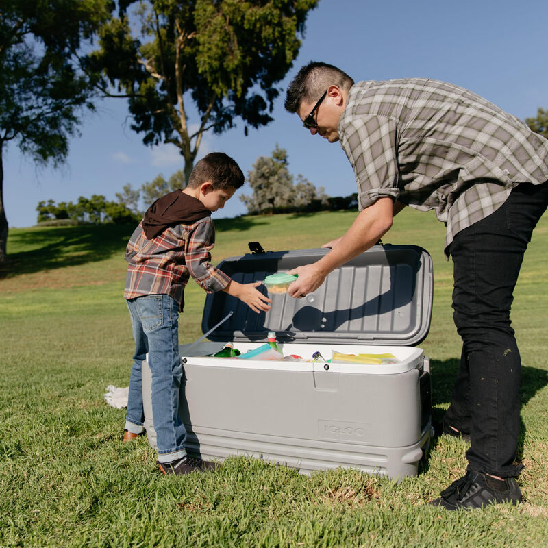 IGLOO 120 liter large capacity insulated refrigerator, outdoor camping picnic car portable