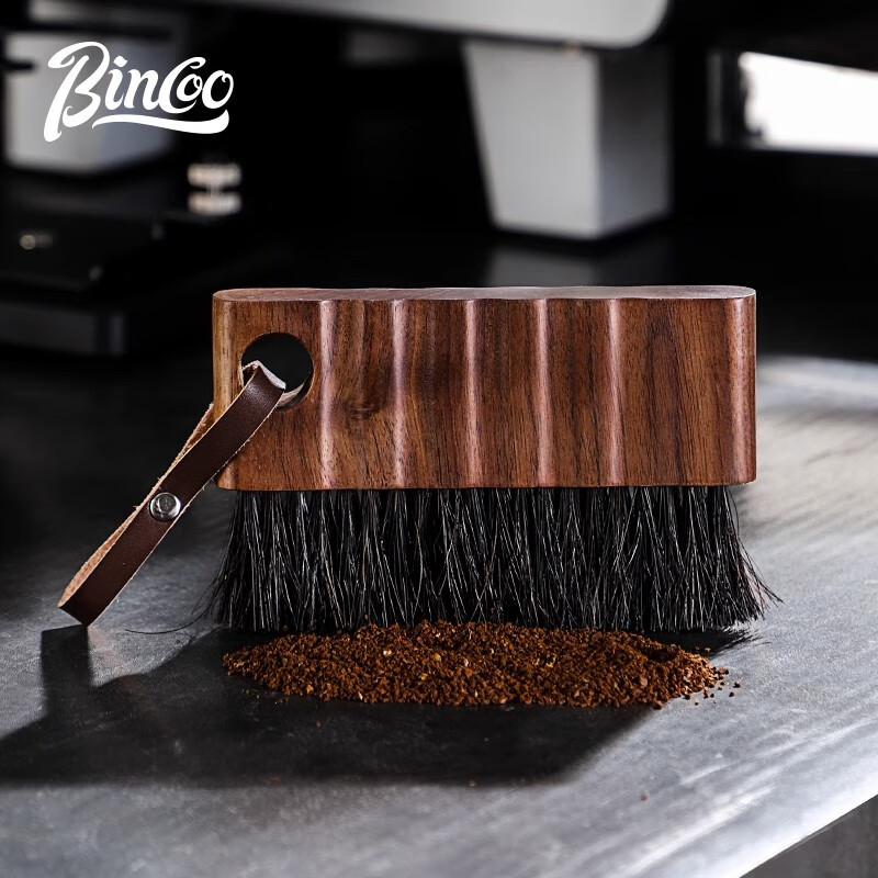 Bincoo military coffee brush grinder desktop gap cleaning solid wood brush can be hung as household bar tools walnut coffee cleaning brush + grinder cleaning brush