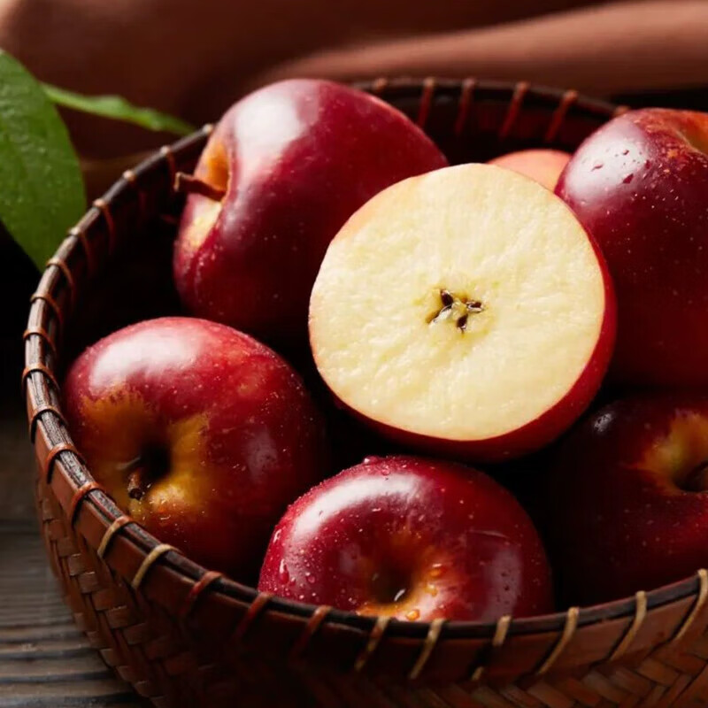 New Zealand Red Rose Apple Medium Large Apple Queen, crispy, sweet and refreshing, 6 pieces