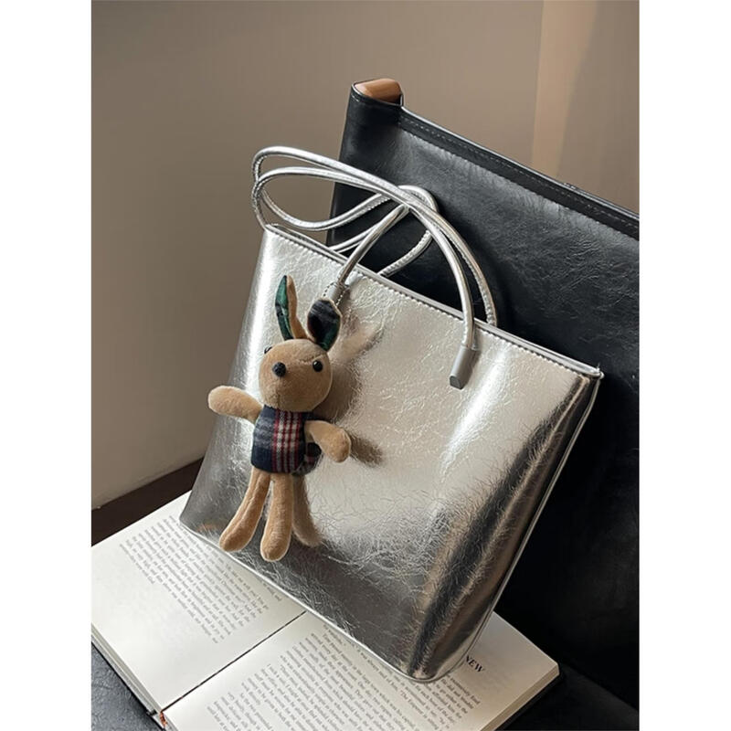 LZJV Guangzhou Shiling Baigou bag high-end texture large capacity women's bag 2025 new fashion single shoulder armpit bag simple silver