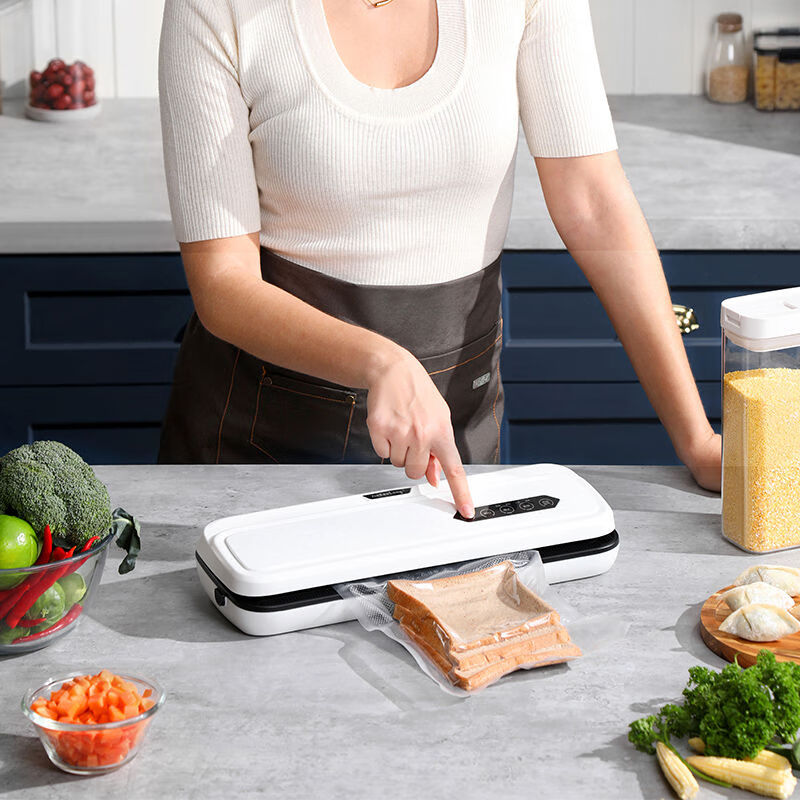 Wet and dry vacuum food packaging machine packaging and sealing one-touch household fresh-keeping bag evacuation machine 2022 new model white