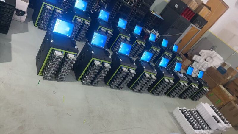 Brand new 16-SAS SATA SSD hard drive tester, bad sector scan, low format health SMART+ customization, low format function repair version