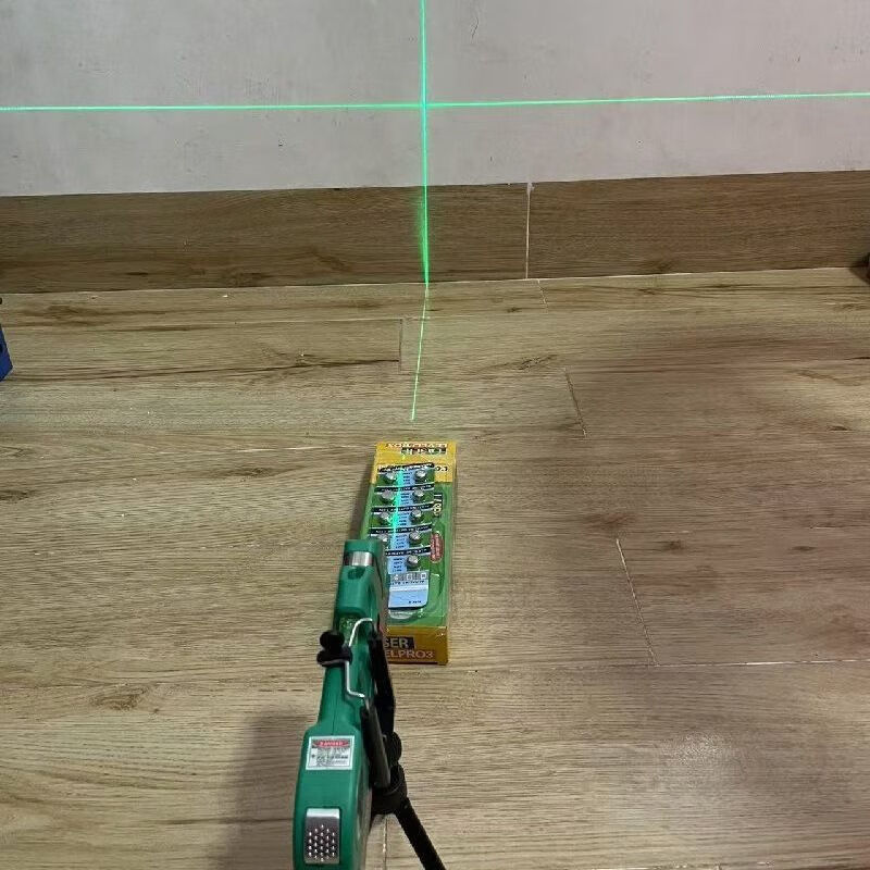 NAOISKEY green light laser level high-precision line marker multi-function tape measure home decoration laser level 04 red light battery model + magnetic + with 10 batteries