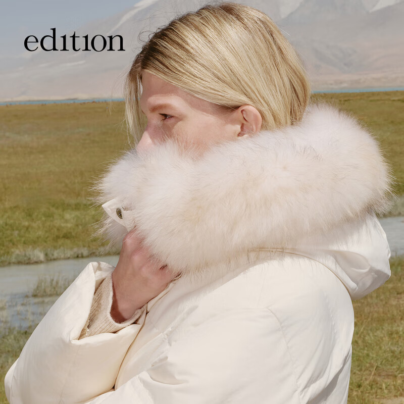 Edition down jacket women's raccoon fur collar hooded long windproof light warm goose down jacket beige color S size is a bit large, it is recommended to order one size smaller
