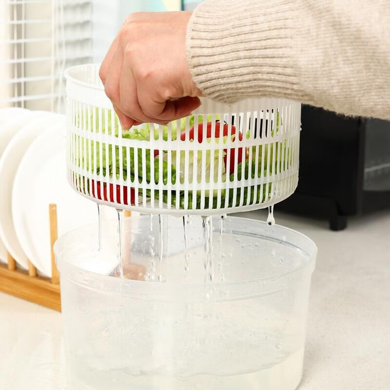 Vegetable salad dehydrator, simple fruit and vegetable cleaner, hand-cranked household vegetable spinner, fried skewers and oil spinner, basic model green 1 piece