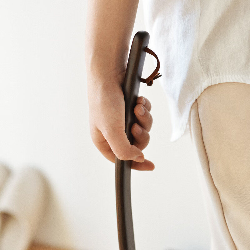 Beech wood household solid wood long handle shoehorn extra long light luxury shoehorn shoe lifter long handle shoe handle shoe pump base 75cm long