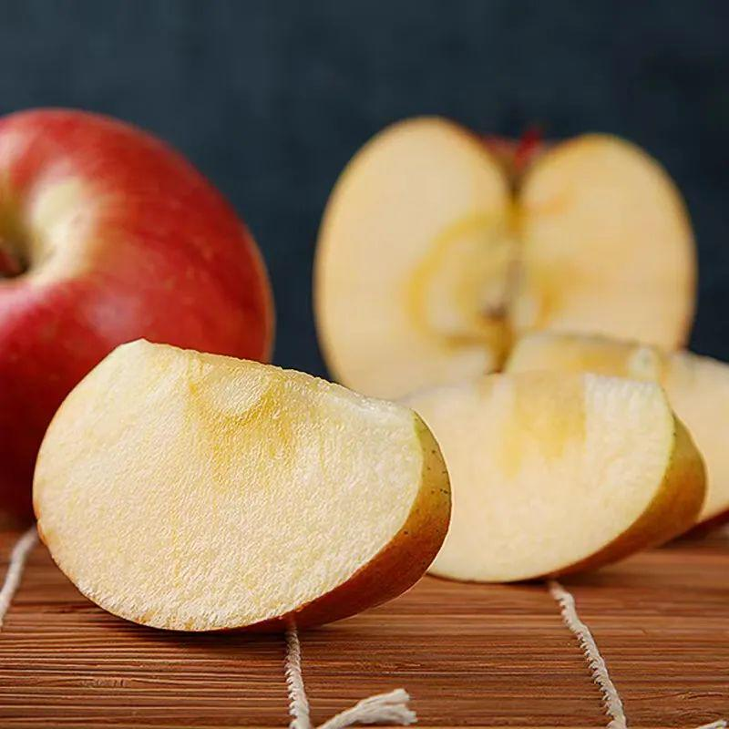 Xinjiang Rock Candy Heart Apple, Aksu Apple, Ugly Apple, Seasonal Group Purchase Fresh Fruit Gift Box, Huihui 9 Jin Family Style, 75-80mm, 22-26 First Grade Fruits, Color Box Unspecified, Randomly Delivered