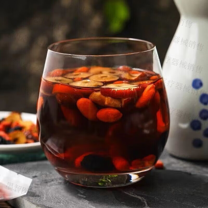 Wolfberry, mulberry, kidney-tonifying tea, black wolfberry, red dates and dried black red dates for all seasons. Staying up late for men and women, staying up late for fatigue, health care, nourishing qi, blood, and beauty. Fatigue tonic, staying up late for physical weakness, nourishing qi, full of energy. Mulberry and wolfberry tea 15 pairs