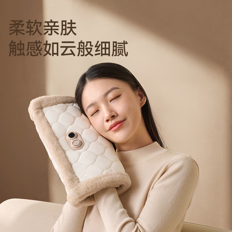 Made in Tokyo, Cloud Hug Graphene Hand Warmer Hand Warmer Waterless Instant Hot Water Bag Contains 10,000 mAh Power Bank