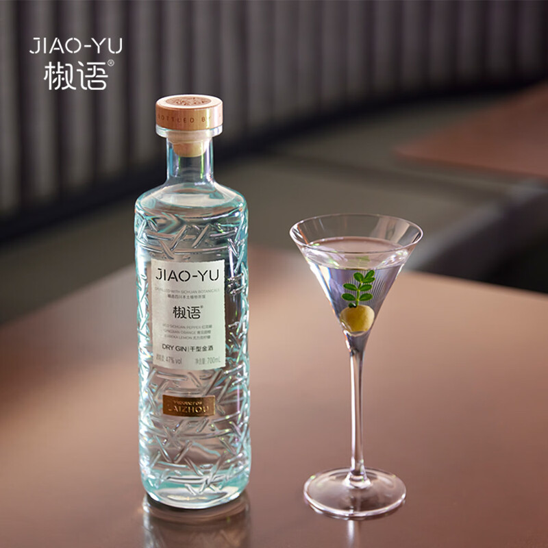 Laizhou Gin, foreign wine, white spirit, Jiaoyu 47%, bartending tool 700ml, pepper flavor 700mL, 1 bottle