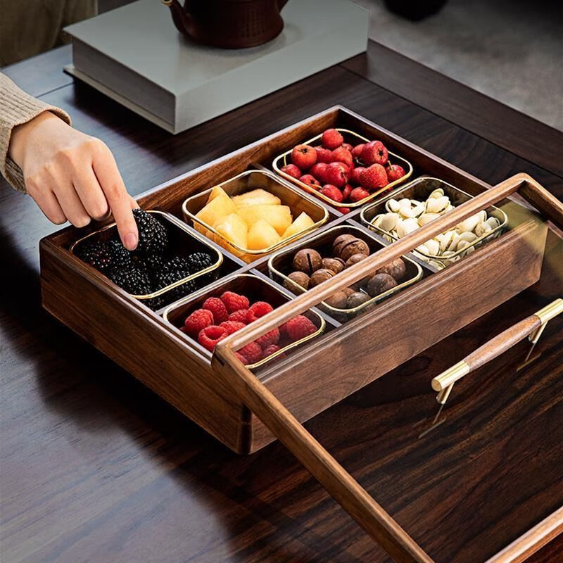 Shijin high-quality dried fruit plate with compartments, walnut color, dried fruit box, Chinese style with lid, multiple compartments, large capacity, dry-proof for living room, selected materials, six compartments + transparent glass lid + handle